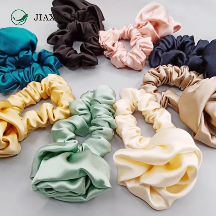 Scrunchies de pèl de seda rosa